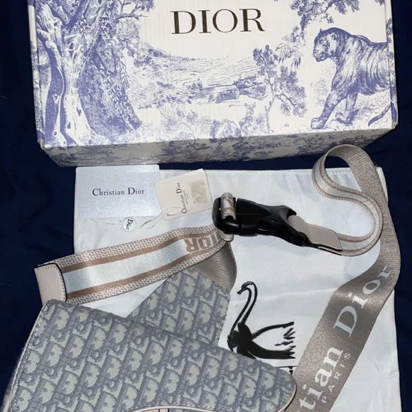 Dior Luxury Monogram Saddle Bag - Picture 16 of 16